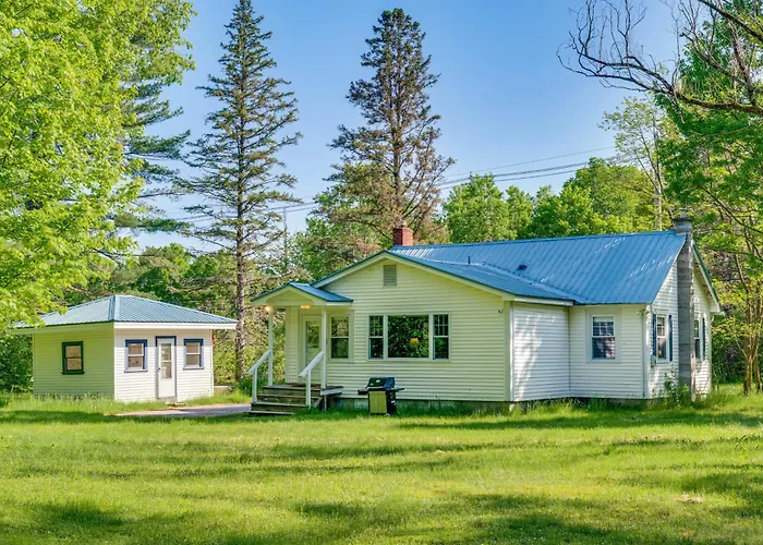 Cozy Cottage: Near Ski Bretton Wood & Franconia