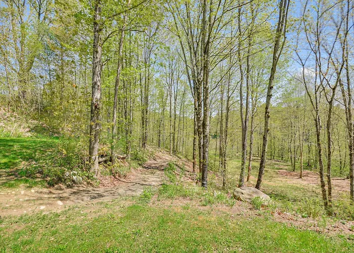 Fish, Hike & Ski: Spacious Family Escape In Eden