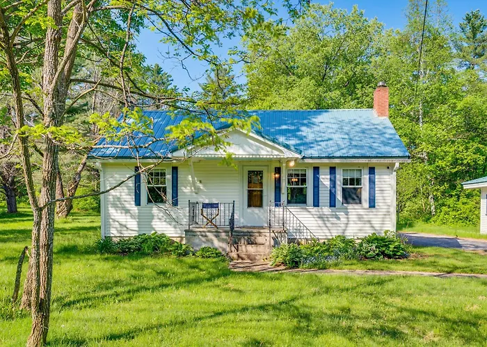 Cozy Cottage: Near Ski Bretton Wood & Franconia