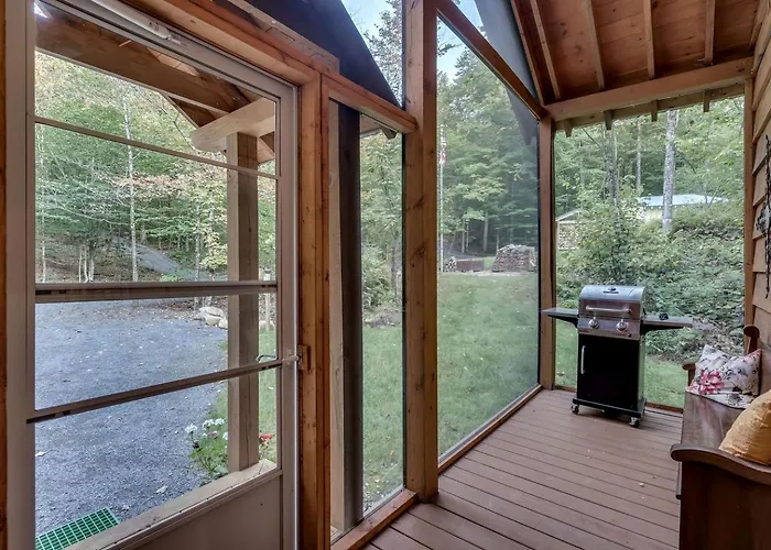 Charming Cabin For Glamping In The Adirondacks, Ideal For A Couples Getaway