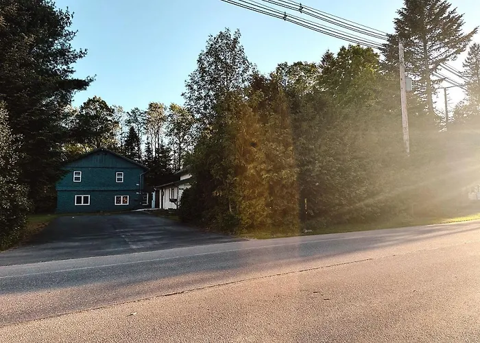 Hike & Ski Hideaway @ Lake Placid, Ny