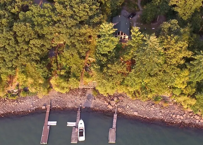 Lakefront Cabin Rental With Incredible Sunsets On Lake Wallenpaupack, Pennsylvania