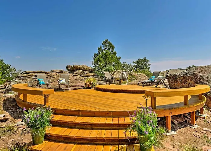 Solar-Powered Rocky Mountain Retreat For An Off-Grid Vacation In Colorado