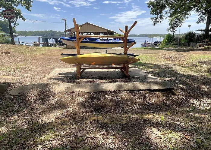 Cozy Waterfront Cabin For A Memorable Getaway On Toledo Bend Lake In Hemphill, Texas