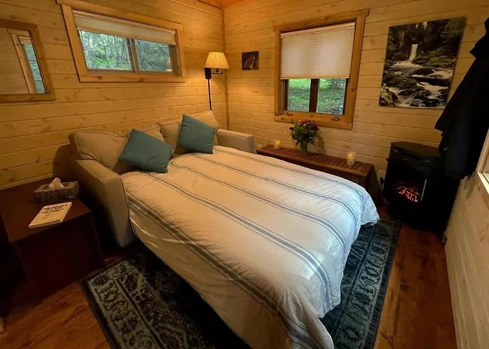 Owl Creek Cabin Mountain Getaway Near Ashland, Oregon