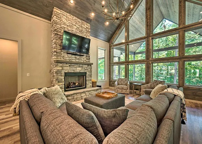 Luxury Broken Bow Cabin With A Sauna And A Hot Tub