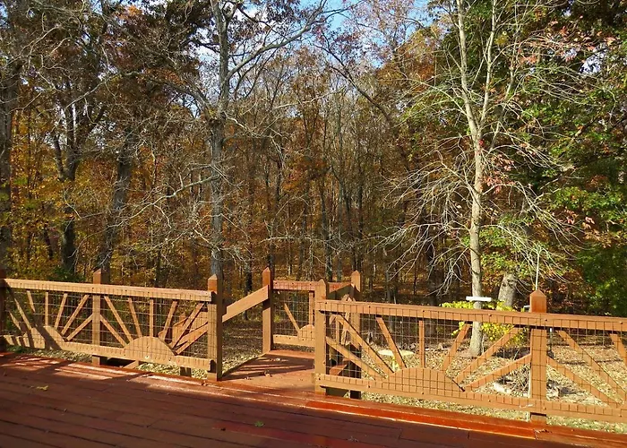 Rustic Cabin Rental Near Meramec State Park, Missouri