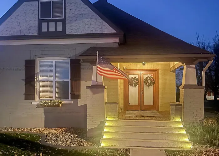 Walk To Dtwn: Colorful Canon City Home W/ Grill!