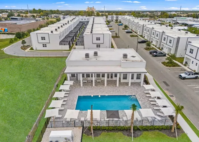 Luxury 4 Bedroom Den W Private Pool Close To Disney Golf Clubs Pet Friendly