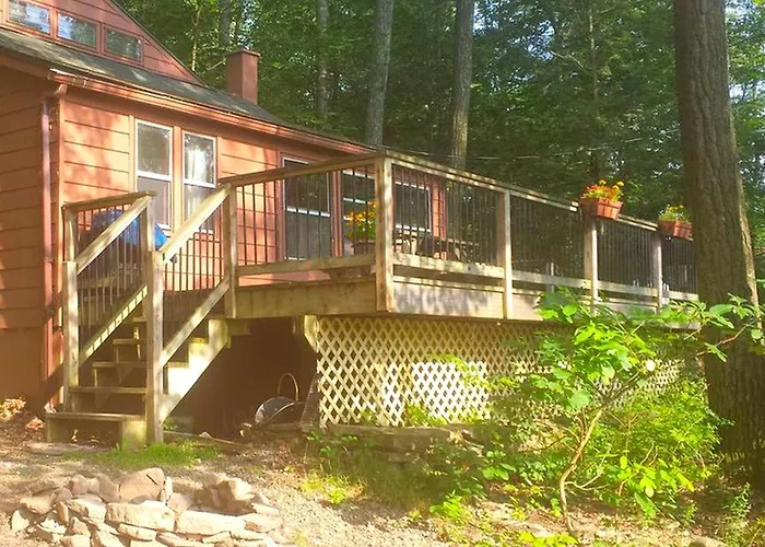 Lakefront Cabin Rental With Incredible Sunsets On Lake Wallenpaupack, Pennsylvania