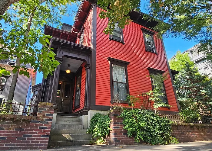 Stunning Apartment In Historic Federal Hill Mansion Near Downtown & College Hill
