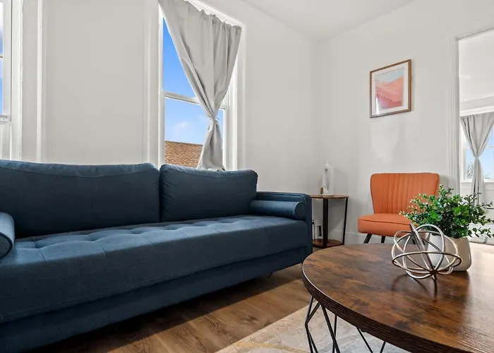 Downtown Hartford 2Br Family Pet Friendly