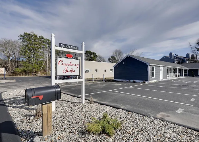 3 Mi To Main St & Beach: Coastal Cape Cod Escape!