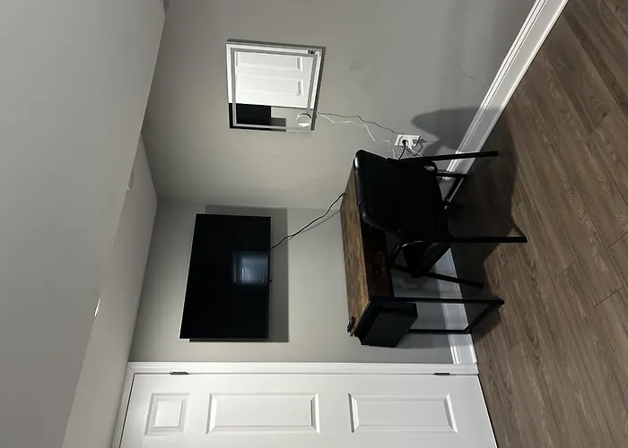 Single Home, 4 Beds, 2 Baths