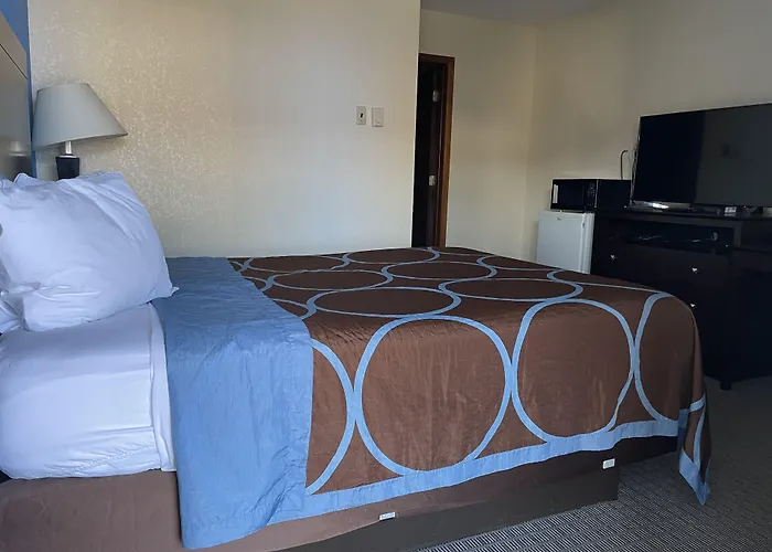 Amerivu Inn & Suites