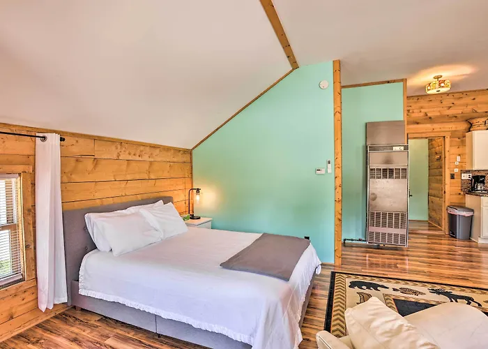 < 1 Mi To Dtwn Suttons Bay! Studio W/ Shared Beach