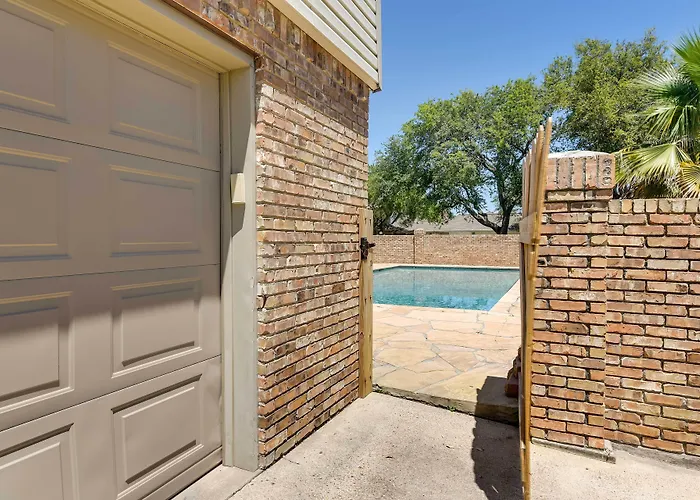 Cozy Texas City Guest House - 5 Mi To Beach!