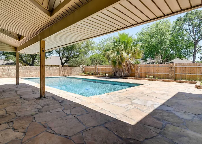 Cozy Texas City Guest House - 5 Mi To Beach!