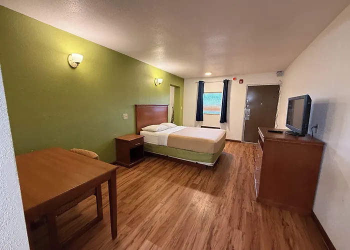 Relax Inn & Suites