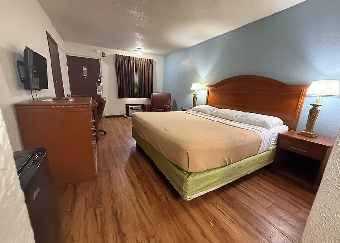 Relax Inn & Suites