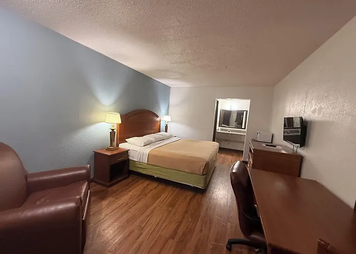 Relax Inn & Suites