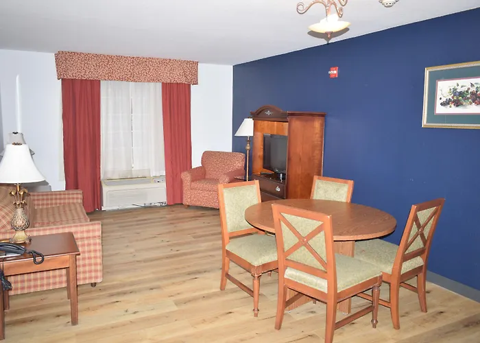 Wingate Suites By Wyndham Youngstown - Austintown