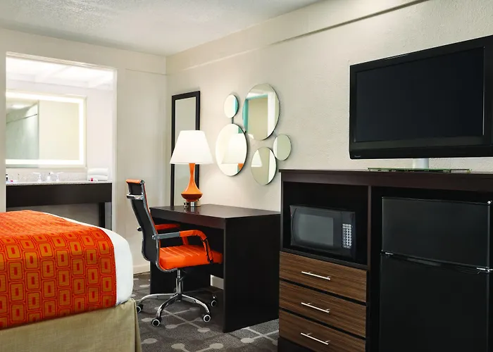 Dover Inn And Suites