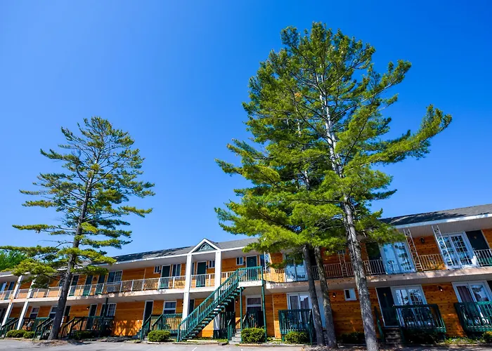 Mackinac Lodge