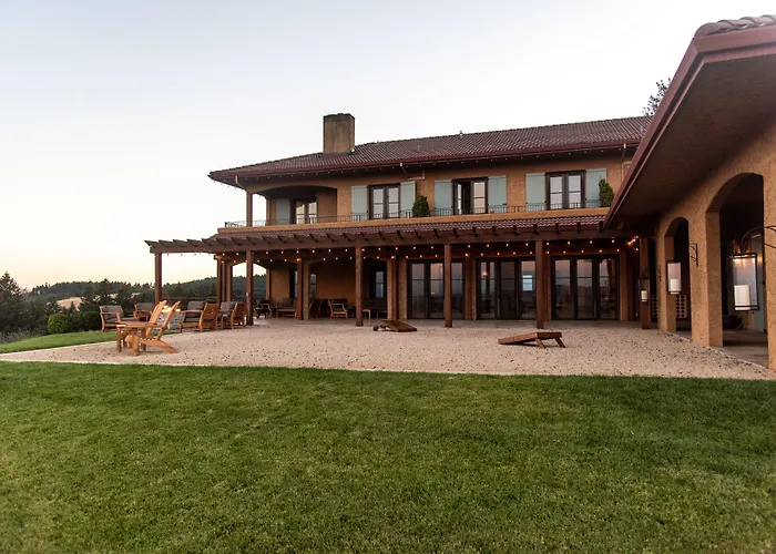 Black Walnut Inn And Vineyard