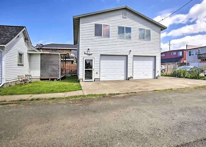 Waldport Townhome W/ Dog Run On Alsea Bay!