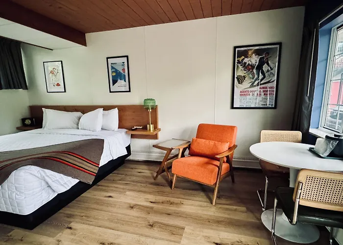The Sierra Motel