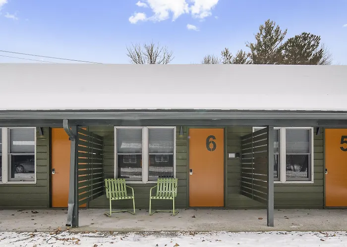 The Brooks Motel