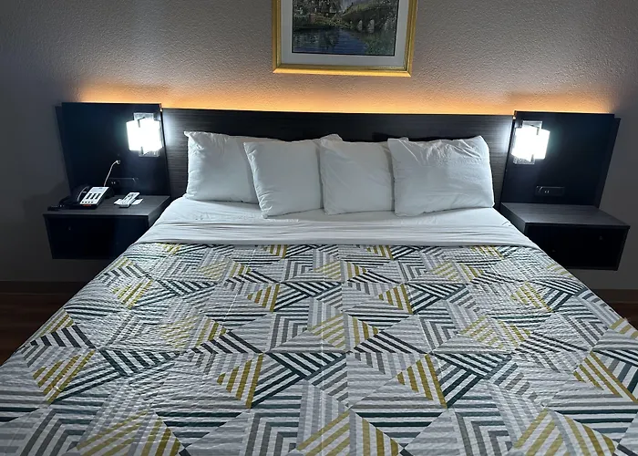 Motel 6 Alvarado Tx