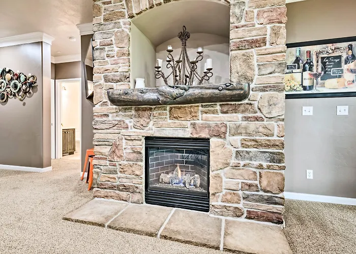 Renovated Condo 8 Miles To Snowbasin Ski Resort!
