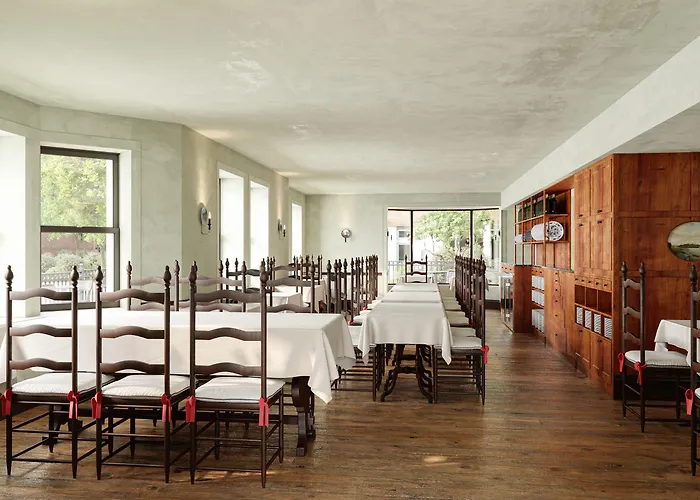 Shenandoah Mansions, An Ash Hotel