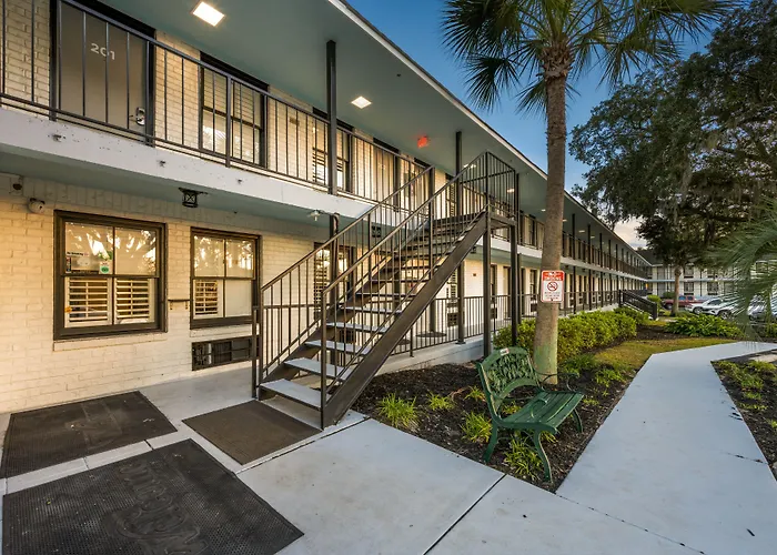 Charleston Creekside Inn