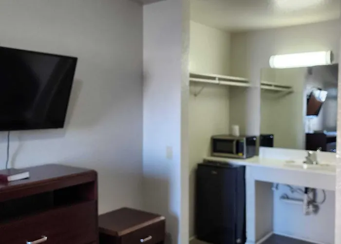 Economy Inn