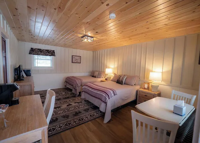 The Snowshoe Lodge