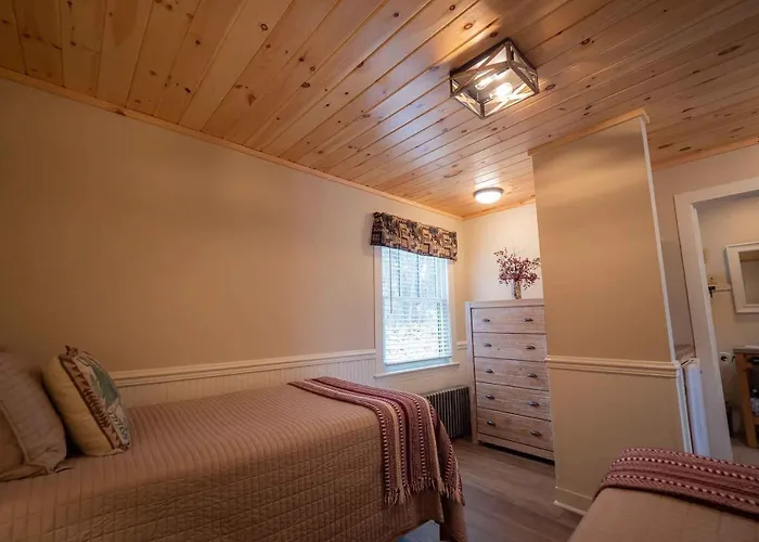 The Snowshoe Lodge