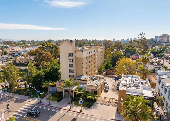 Uptown Inn - Limited Service Apart-Hotel