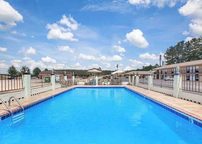 Days Inn By Wyndham Newton Ms I-20