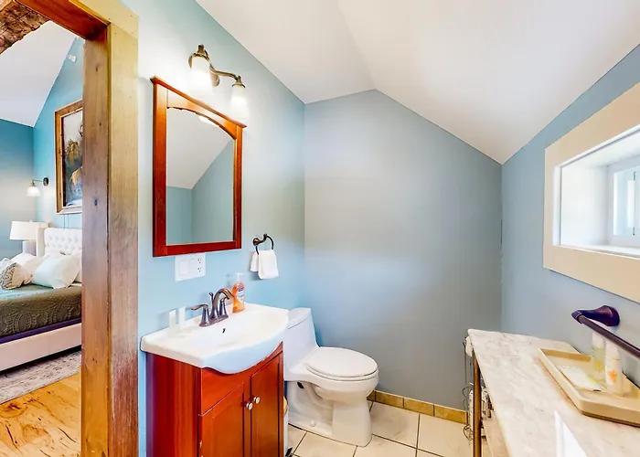 The Lodge - Suite #3