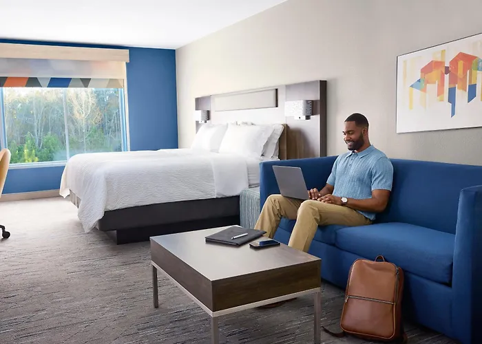 Holiday Inn Express & Suites Tyler South University Area By Ihg