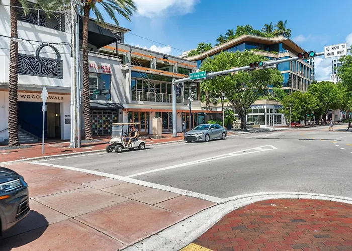Contemporary King Studio In Coconut Grove Includes Parking