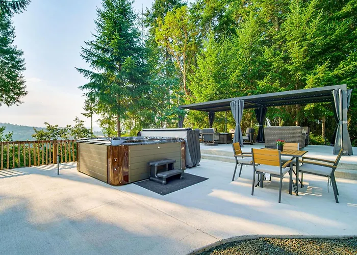 “Mtn Views: Umpqua Valley Villa!”