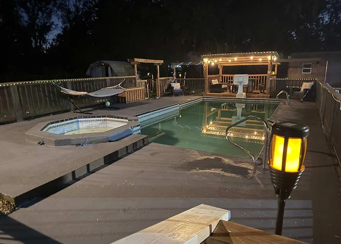 Farmhouse Oasis W Pool Heated Spa Treehouse And Game Room Located Centrally Off I-4