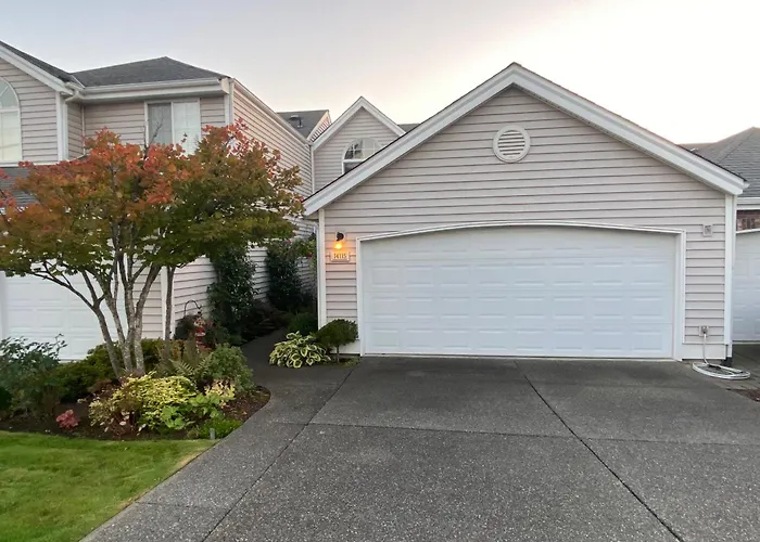 South Seattle Gated Community 90 Day Minimum
