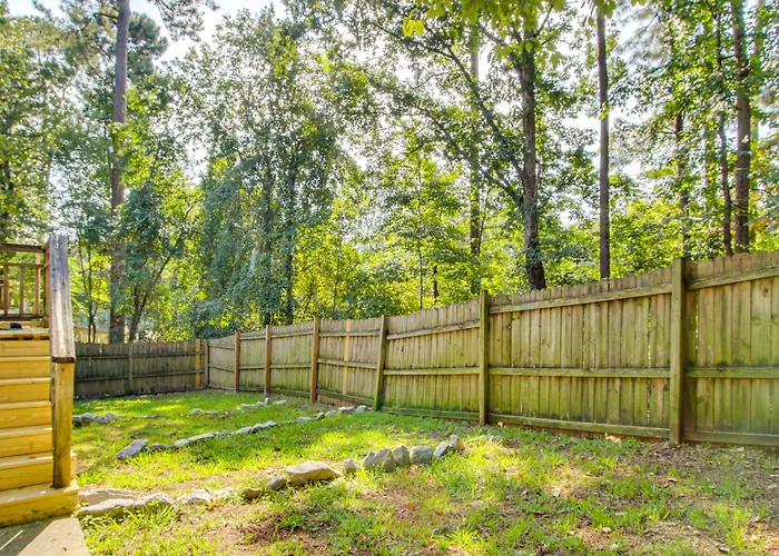 3 Mi To Marina: Quiet Getaway W/ Deck In Lexington
