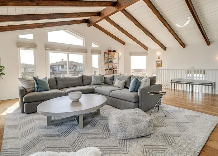 Steps To Ocean: Luxe Family Home In Half Moon Bay!