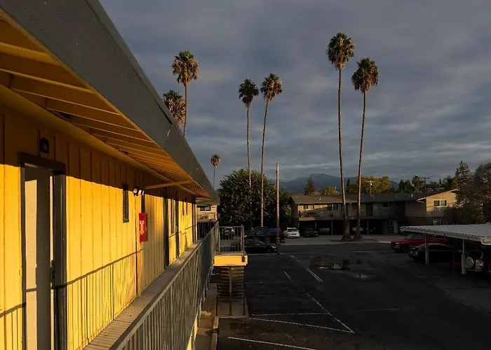 Royal Palms Motel